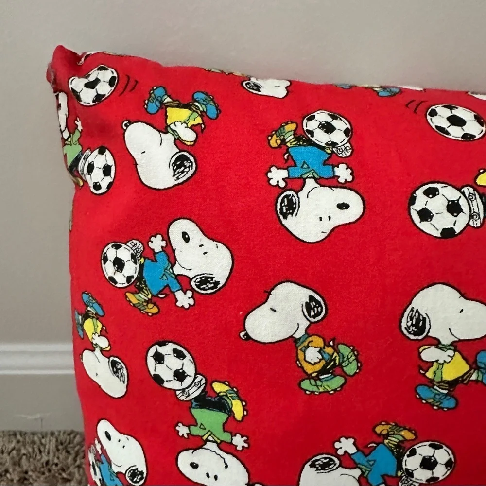 VTG 2000s Peanuts Snoopy UFS Soccer Player Handmade Pillow 14” RARE FABRIC
